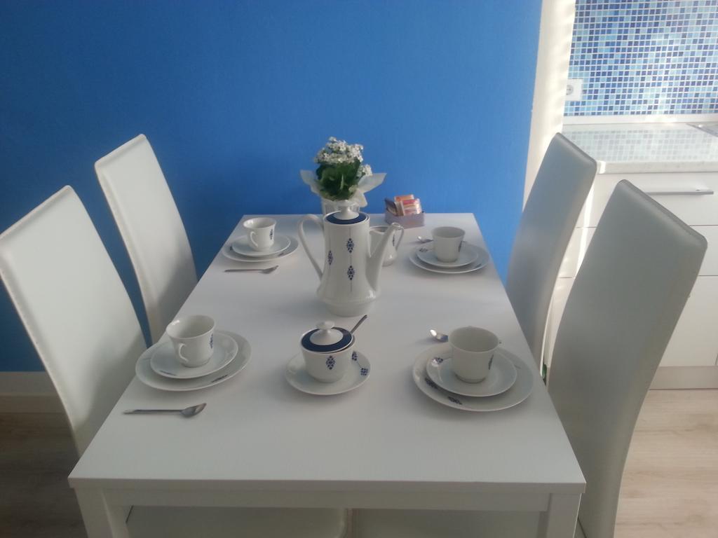 With Children In Venice Apartment *